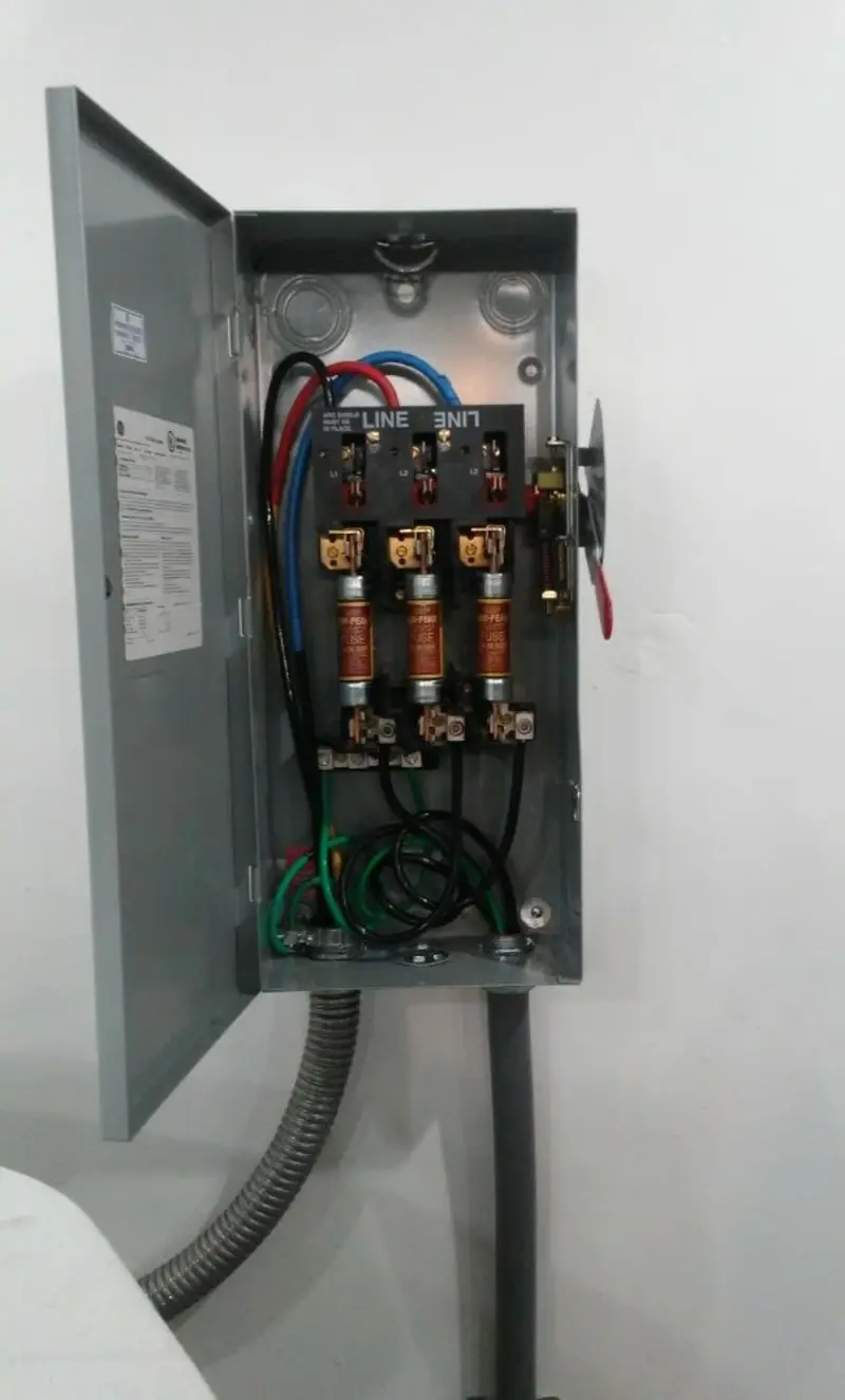 Three-phase disconnect switch installed for Smoke Detector Installation in Wolf Trap